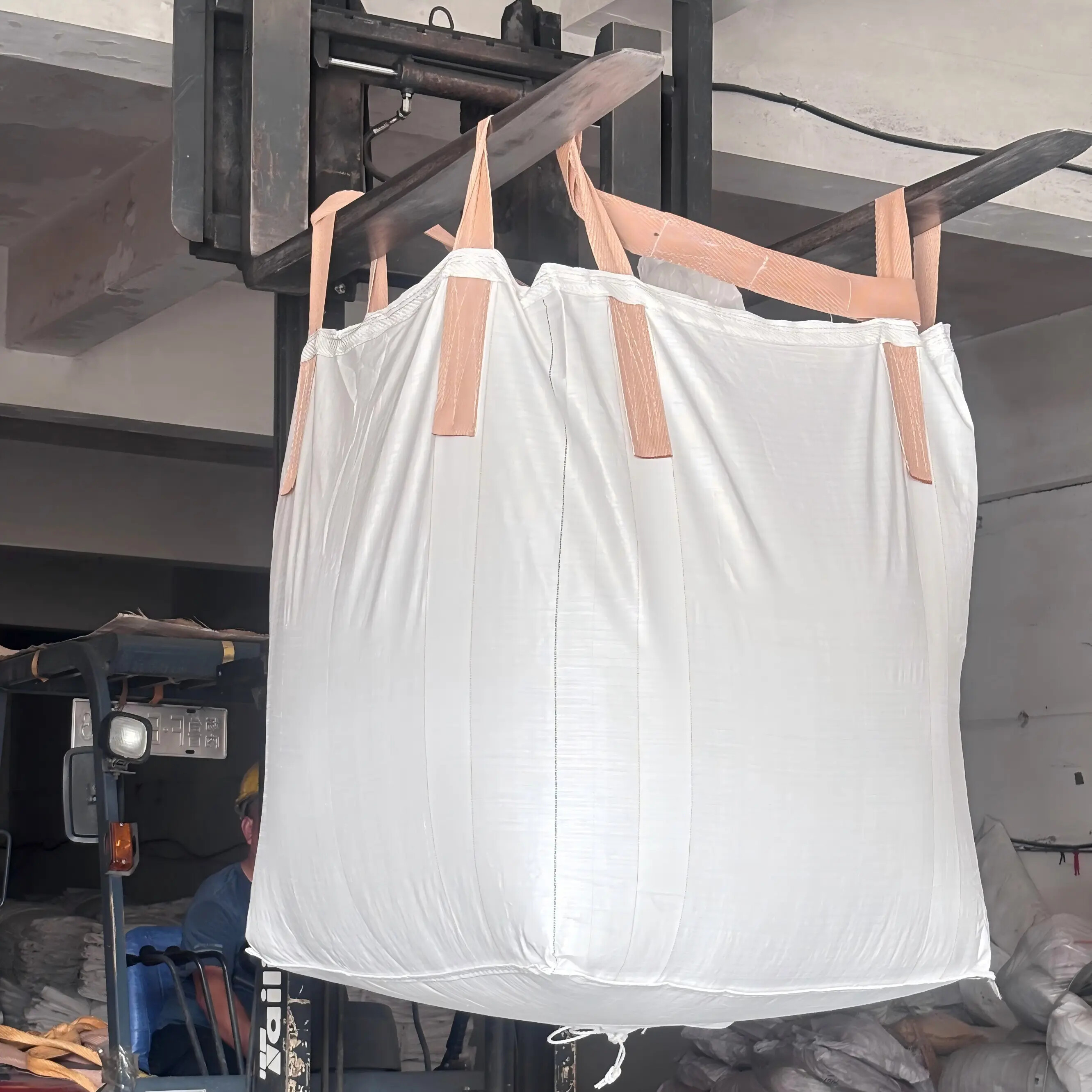 4-Loop FIBC Bulk Bag with 2 Handling Bel